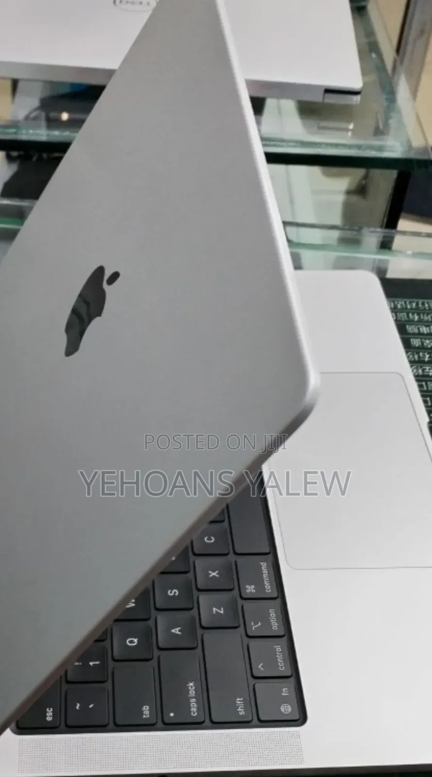 New Laptop Apple MacBook Pro 2025 M5 16GB Apple M5 SSD 512GB