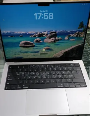 New Laptop Apple MacBook Pro 2025 M5 16GB Apple M5 SSD 512GB