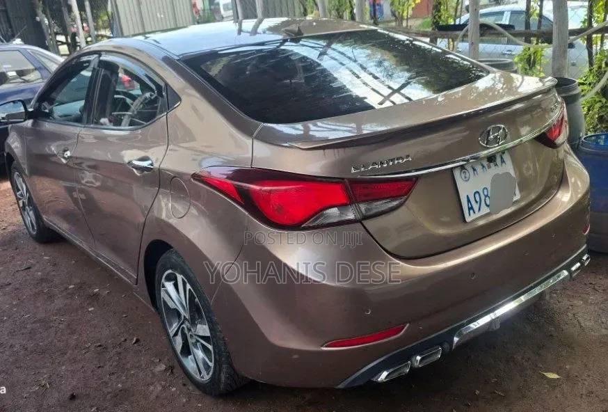 Hyundai Elantra 2015