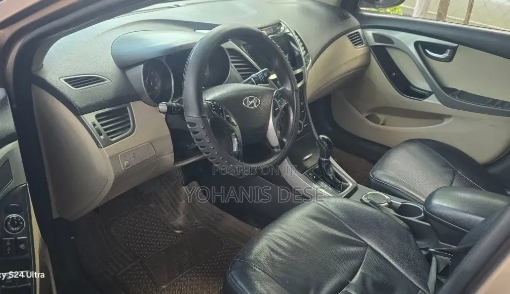 Hyundai Elantra 2015