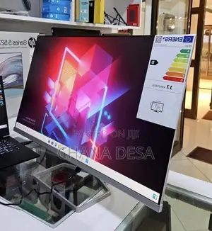 HP White Monitor