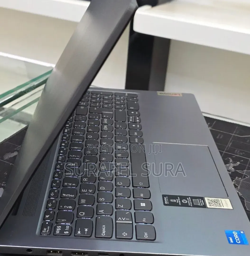 New Laptop Lenovo Ideapad 3 8GB Intel Core i5 SSD 512GB