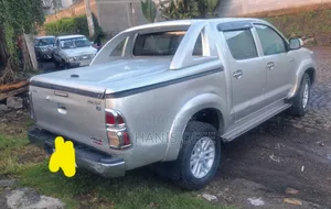 Toyota Hilux 2014