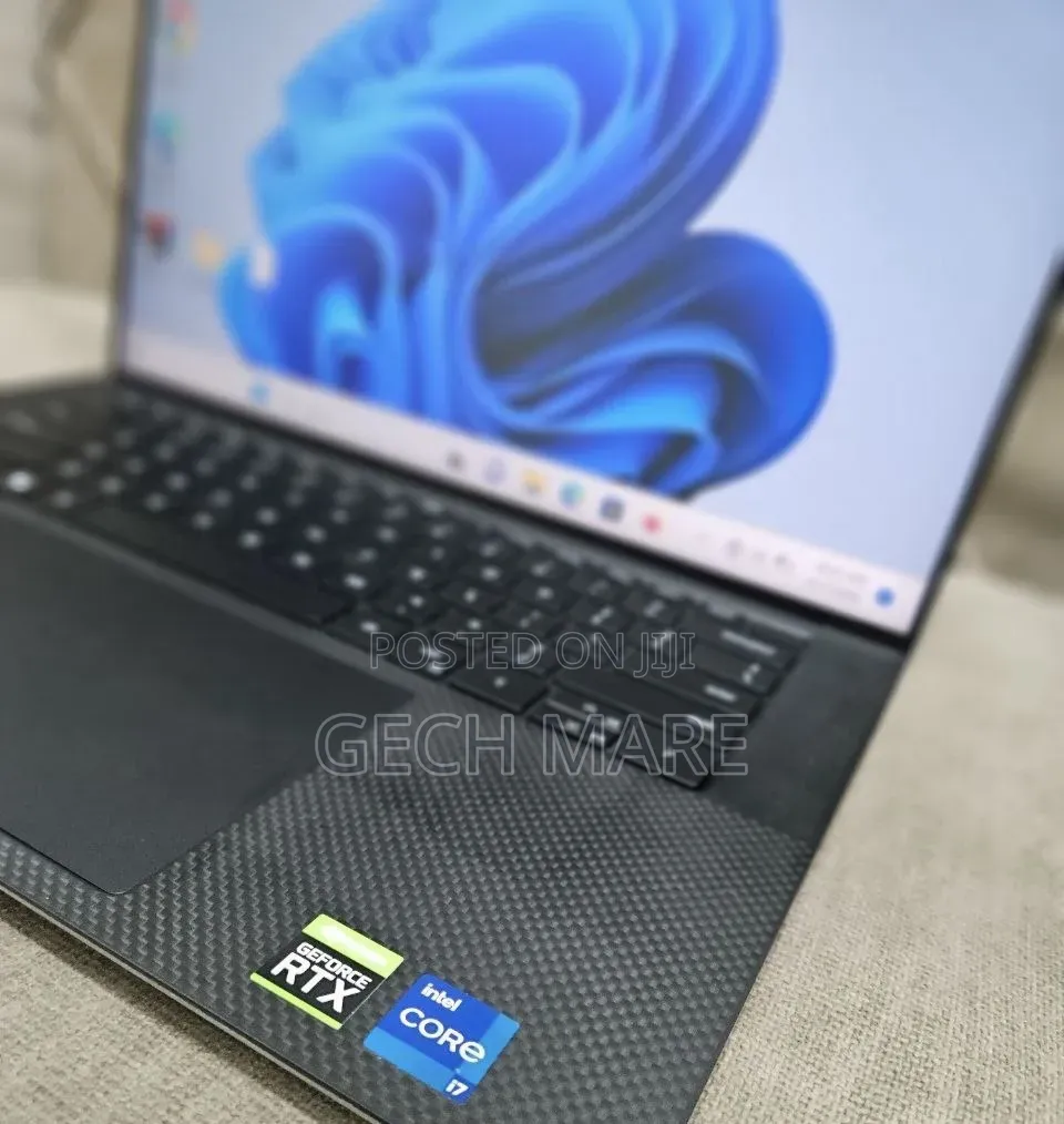 New Laptop Dell XPS 15 16GB Intel Core i7 SSD 512GB