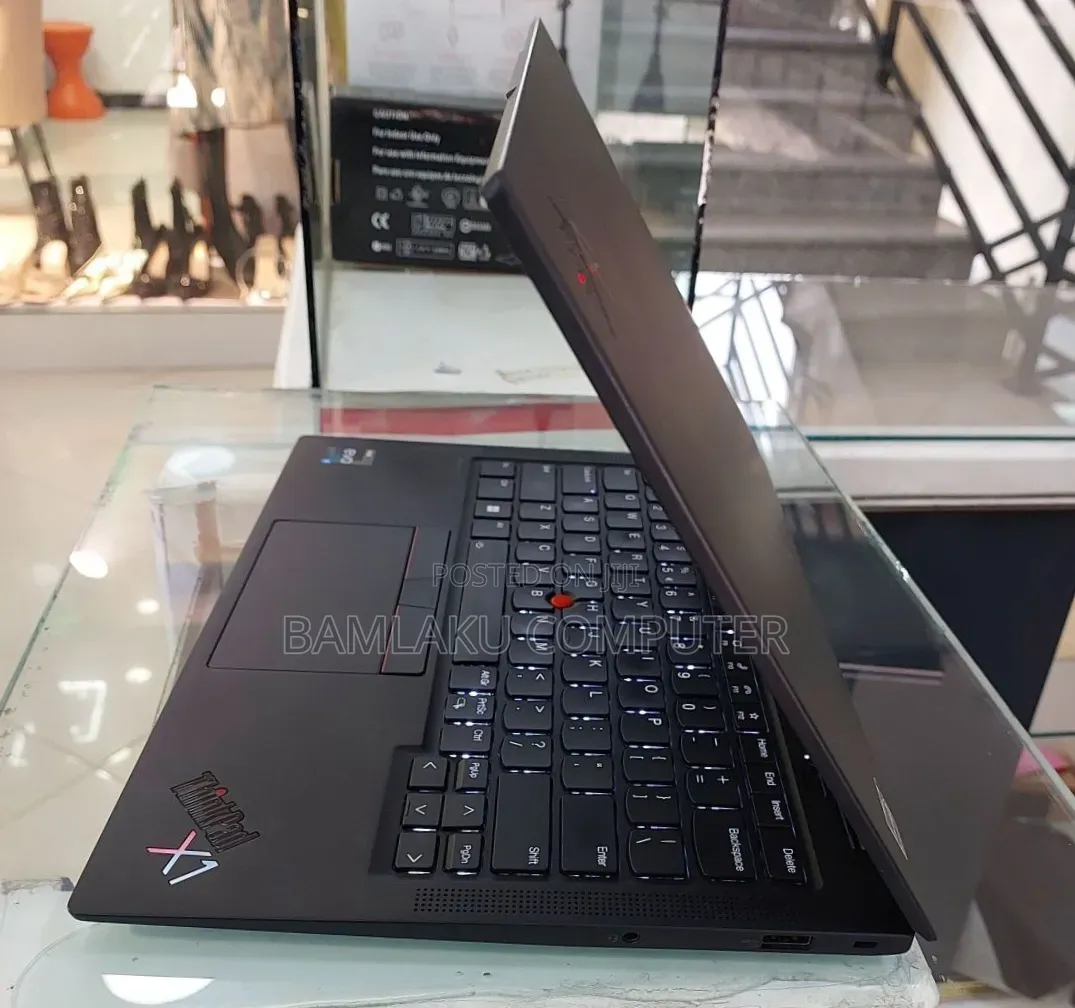 New Laptop Lenovo ThinkPad X1 Carbon 16GB Intel Core i5 SSD 512GB