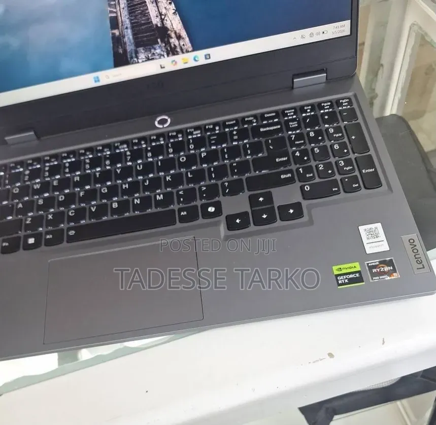 New Laptop Lenovo LOQ 15ARP9 16GB AMD Ryzen 5 SSD 512GB