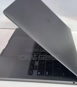 New Laptop Apple MacBook 8GB Apple M1 SSD 256GB