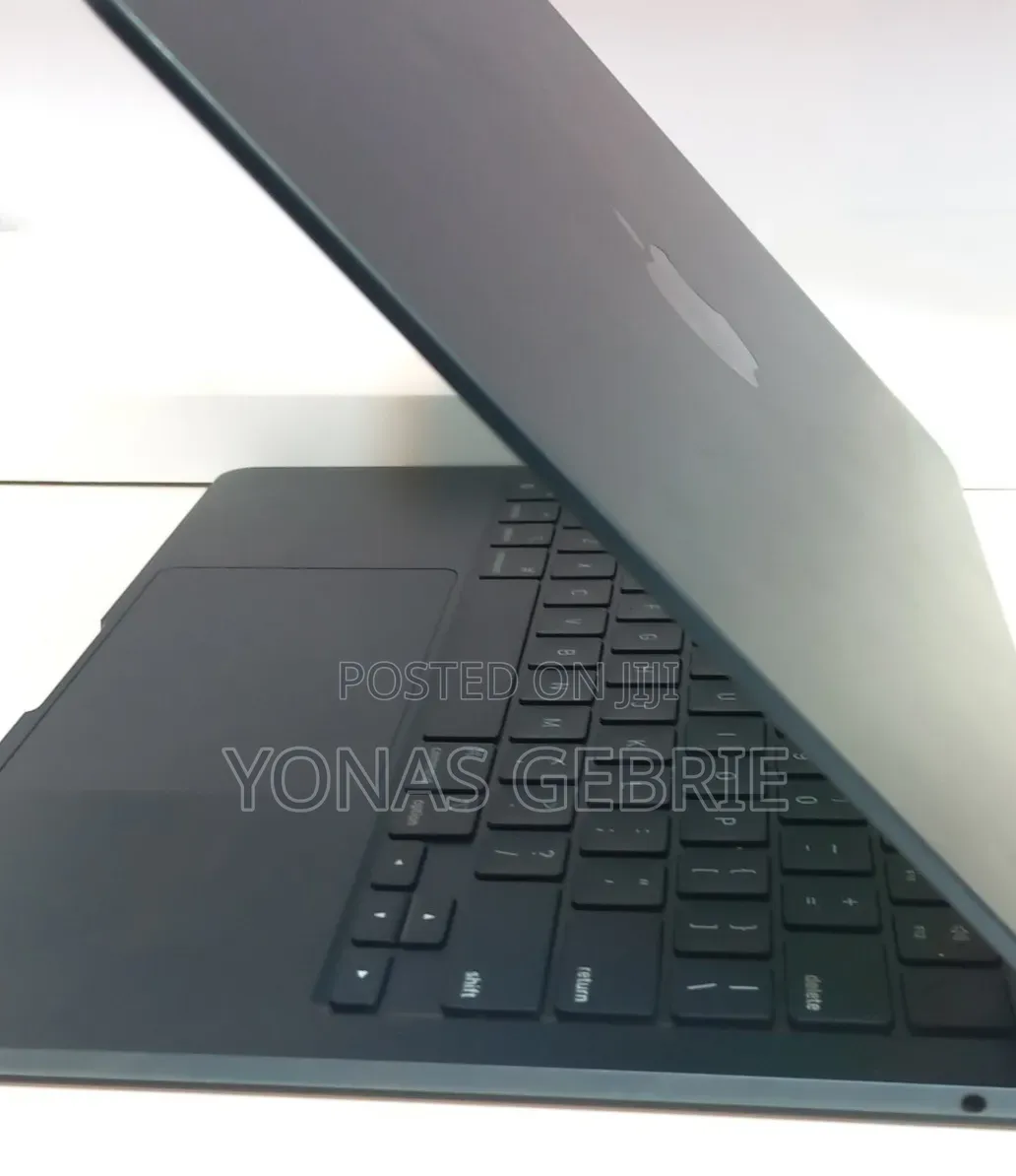 New Laptop Apple MacBook 8GB Apple M2 SSD 256GB