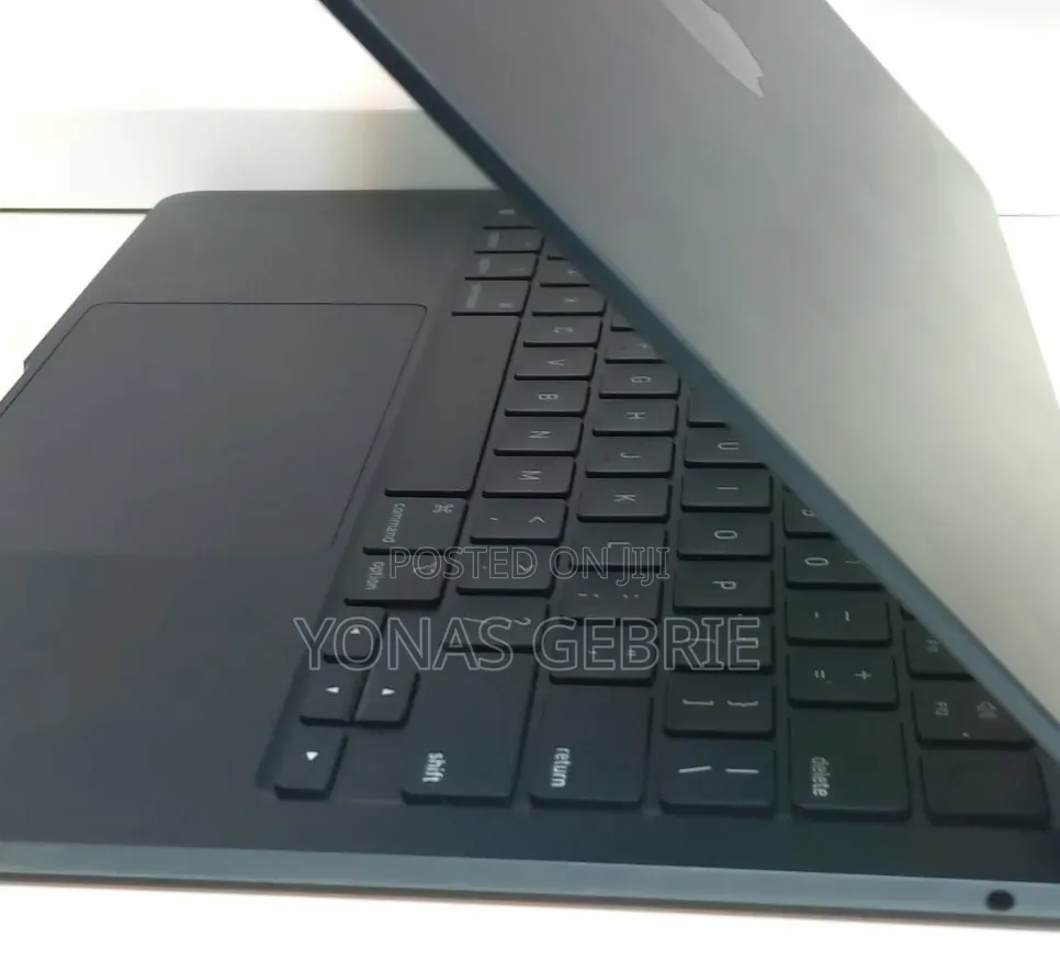 New Laptop Apple MacBook 8GB Apple M2 SSD 256GB