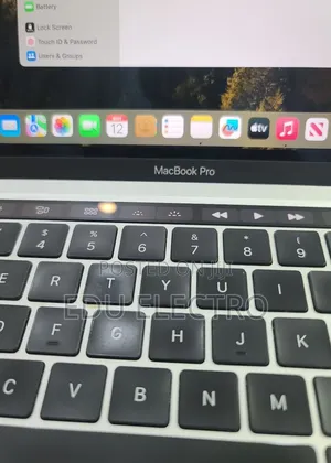 New Laptop Apple MacBook Pro 2021 M1 16GB Apple M1 Pro SSD 256GB