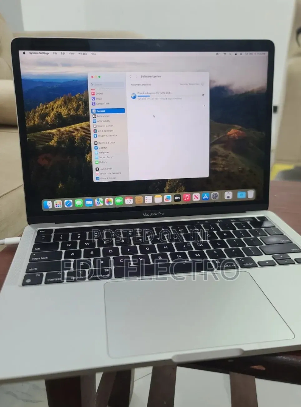 New Laptop Apple MacBook Pro 2021 M1 16GB Apple M1 Pro SSD 256GB