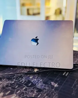 New Laptop Apple MacBook Air 2024 M3 8GB Apple M3 SSD 256GB