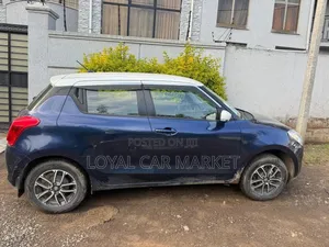 Suzuki Swift 2022 Blue