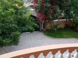 Furnished 5bdrm Villa in Bole for sale