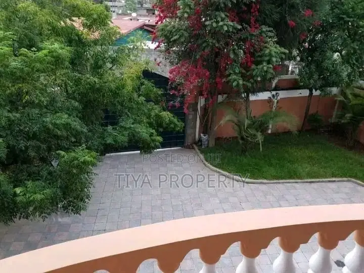Furnished 5bdrm Villa in Bole for sale