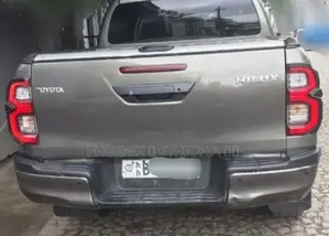 Toyota Hilux 2021 Gray