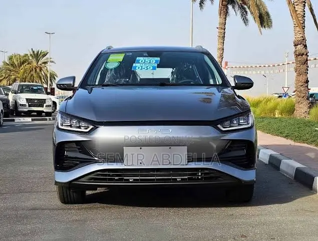 New BYD E2 43 kWh 94 hp FWD 2025 Gray