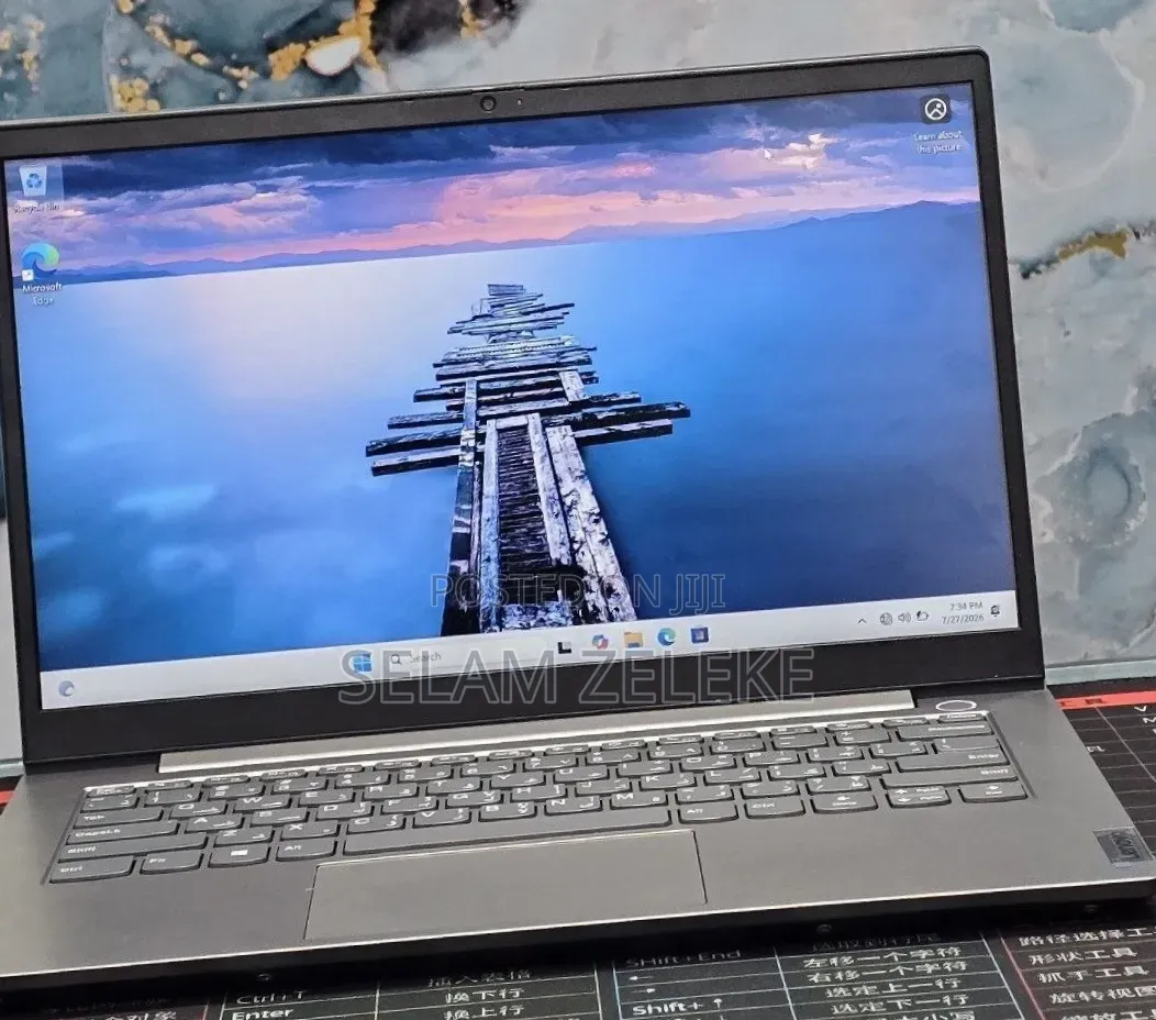 New Laptop Lenovo 8GB Intel Core i5 SSD 512GB