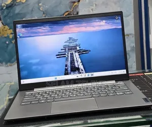 New Laptop Lenovo 8GB Intel Core i5 SSD 512GB