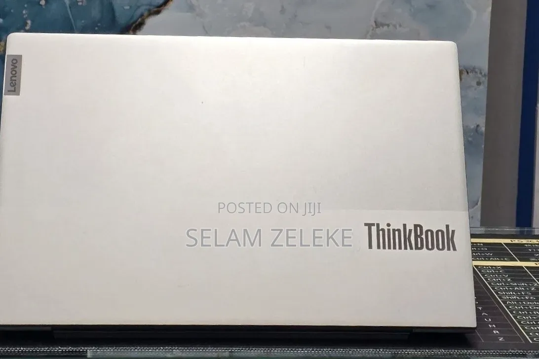 New Laptop Lenovo 8GB Intel Core i5 SSD 512GB