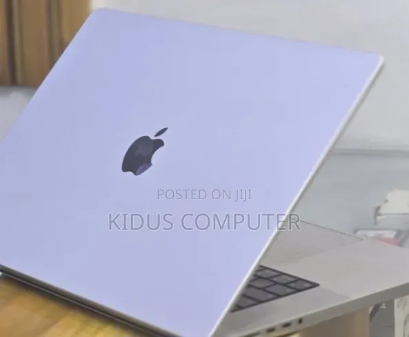 New Laptop Apple MacBook Pro 2020 M1 32GB Apple M1 SSD 512GB