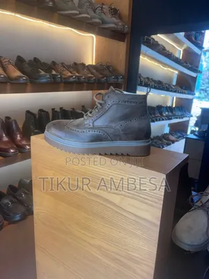 ጠንካራ Boots ጫማ በቅናሽ ዋጋ