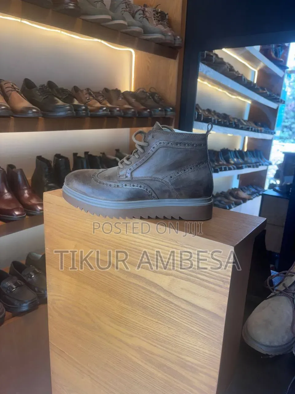 ጠንካራ Boots ጫማ በቅናሽ ዋጋ