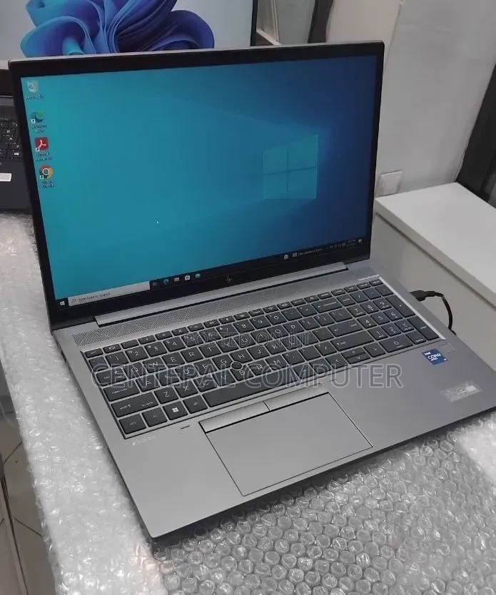 New Laptop HP ZBook Studio x360 15 G6 16GB Intel Core i7 SSD 512GB