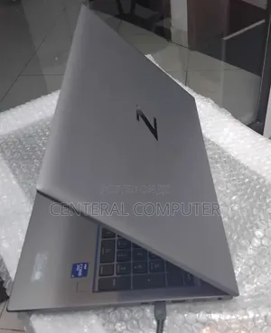 New Laptop HP ZBook Studio x360 15 G6 16GB Intel Core i7 SSD 512GB