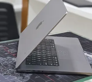 New Laptop Apple MacBook Pro 2023 M2 16GB Apple M2 SSD 512GB