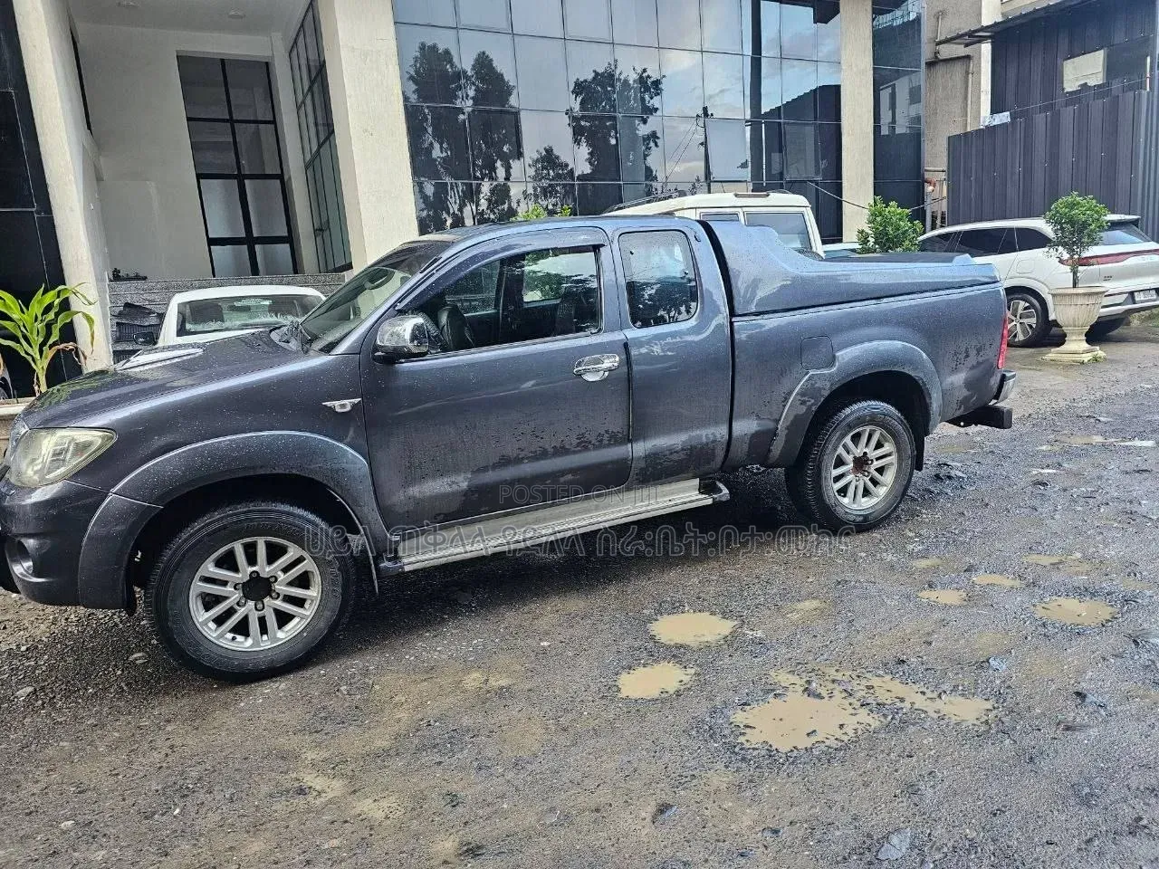 Toyota Hilux 2012 Gray