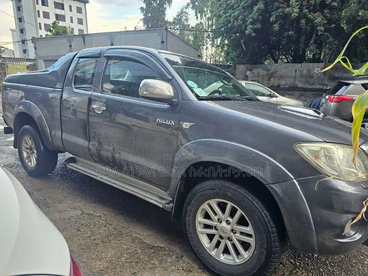 Toyota Hilux 2012 Gray