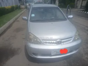 Toyota Platz 2005