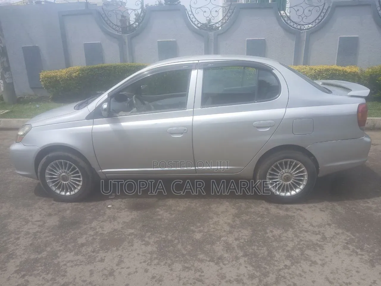 Toyota Platz 2005