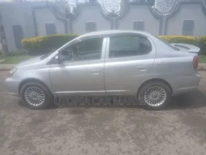Toyota Platz 2005