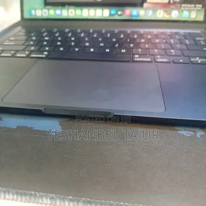 New Laptop Apple MacBook Air 2022 M2 8GB Apple M2 SSD 256GB