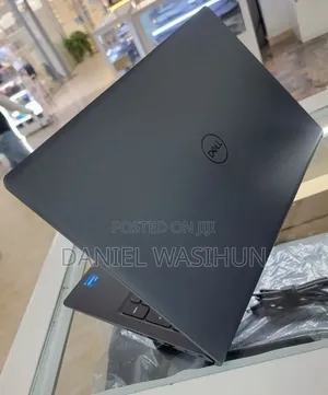 New Laptop Dell Vostro 15 5581 16GB Intel Core i5 SSD 512GB