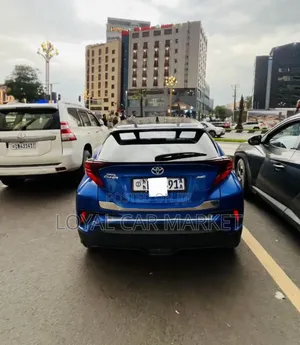 Toyota C-HR 2021 Blue