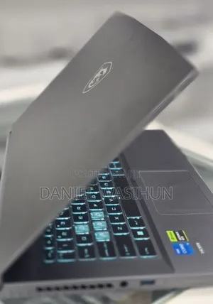 New Laptop MSI Crosshair 15 16GB Intel Core i5 SSD 1T