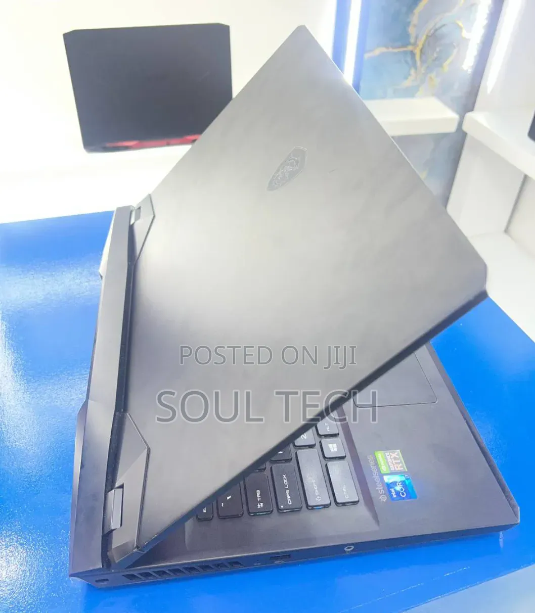 New Laptop MSI GP75 Leopard 16GB Intel Core i7 SSD 1T