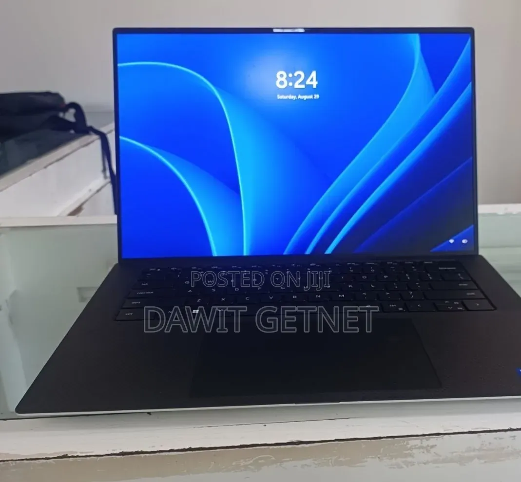 New Laptop Dell XPS 15 32GB Intel Core i7 SSD 512GB