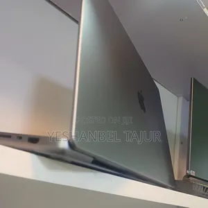 New Laptop Apple MacBook Pro 2021 M1 Max 32GB Apple M1 Max SSD 1T