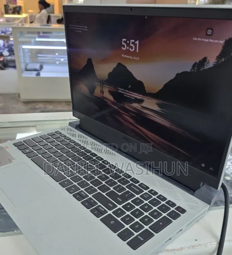 New Laptop Dell G15 5510 16GB Intel Core i7 SSD 512GB
