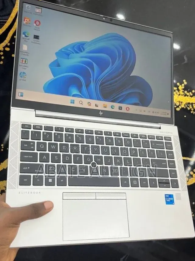 New Laptop HP EliteBook 840 G8 16GB Intel Core i5 SSD 512GB