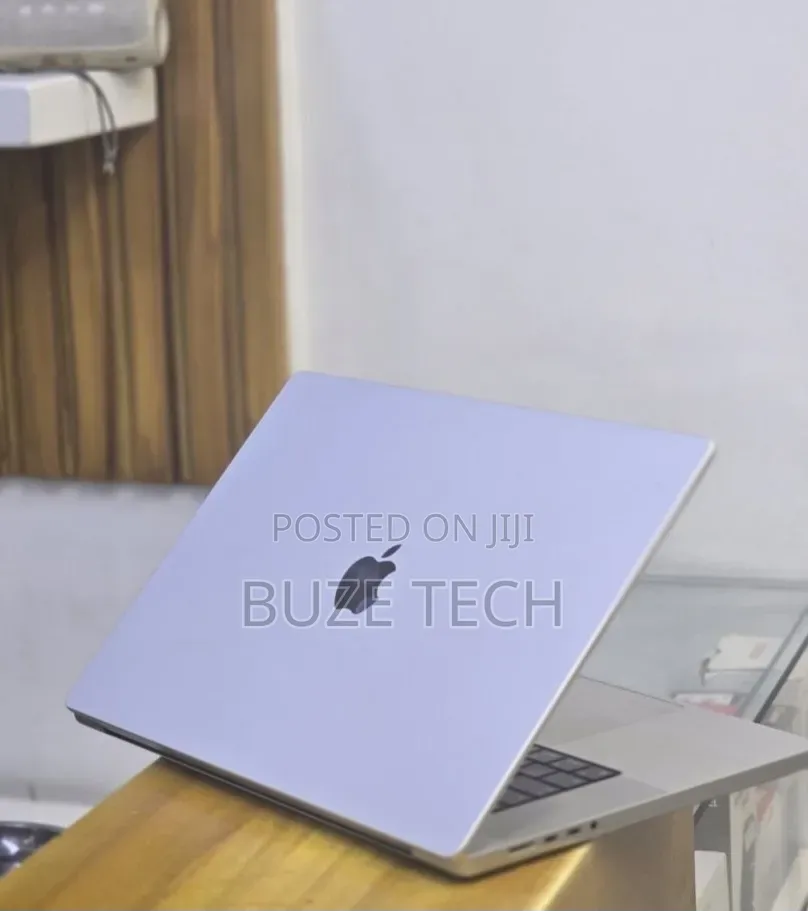 New Laptop Apple MacBook Pro 2021 M1 32GB Apple M1 Pro SSD 512GB