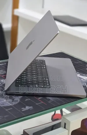 New Laptop Apple MacBook Pro 2023 M2 16GB Apple M2 SSD 512GB