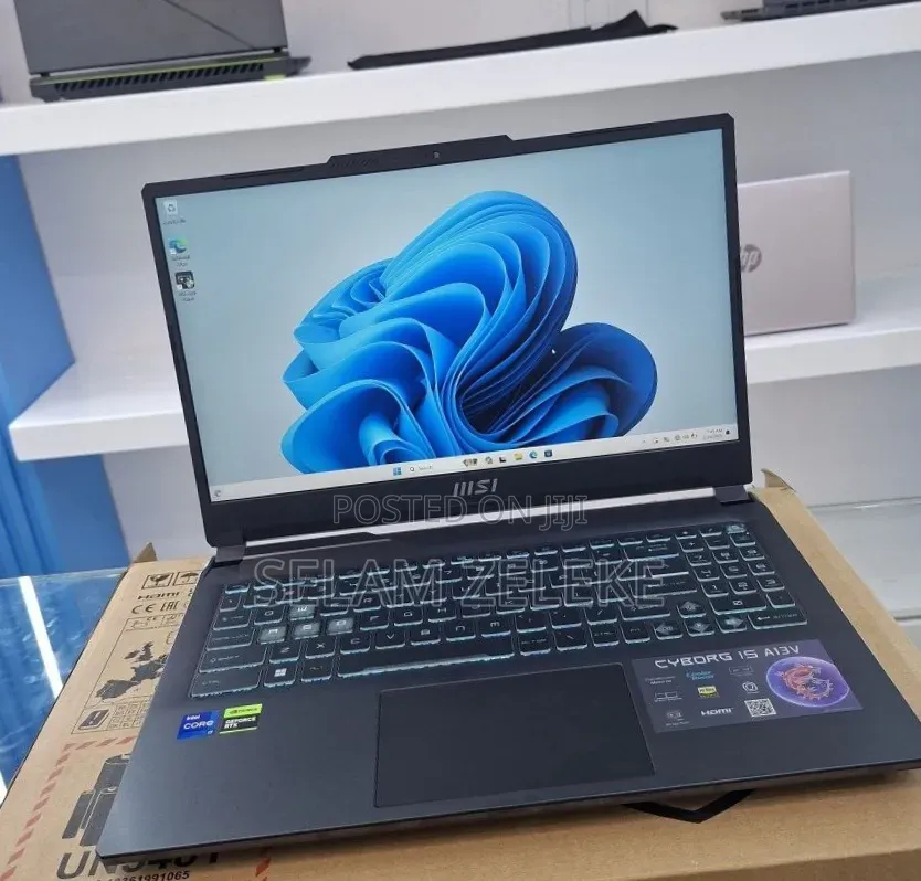 New Laptop MSI Cyborg 15 16GB Intel Core i7 SSD 1T