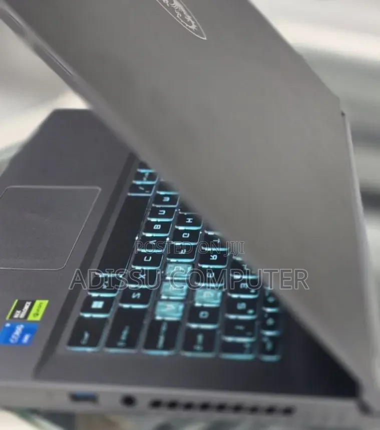 New Laptop MSI GF65 Thin 10UE 16GB Intel Core i5 SSD 1T