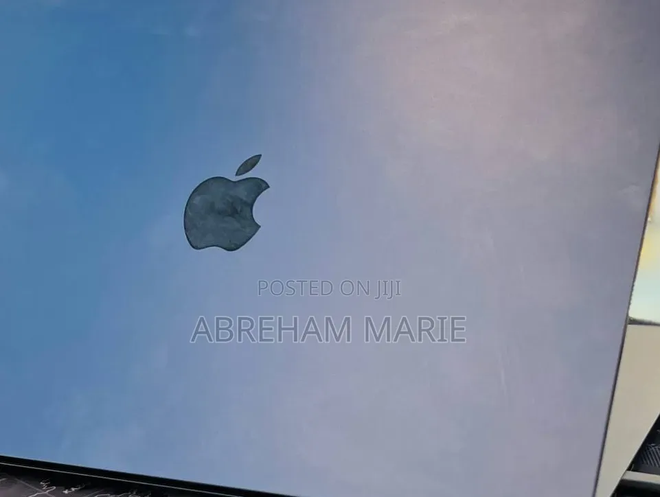 New Laptop Apple MacBook Air 2024 M3 8GB Intel Core i7 SSD 256GB
