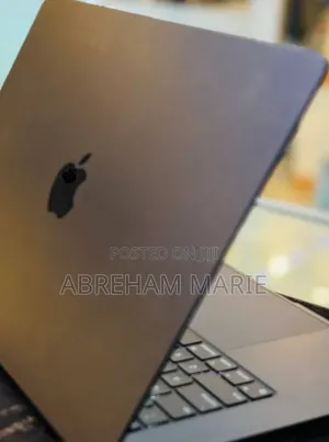 New Laptop Apple MacBook Air 2024 M3 8GB Intel Core i7 SSD 256GB